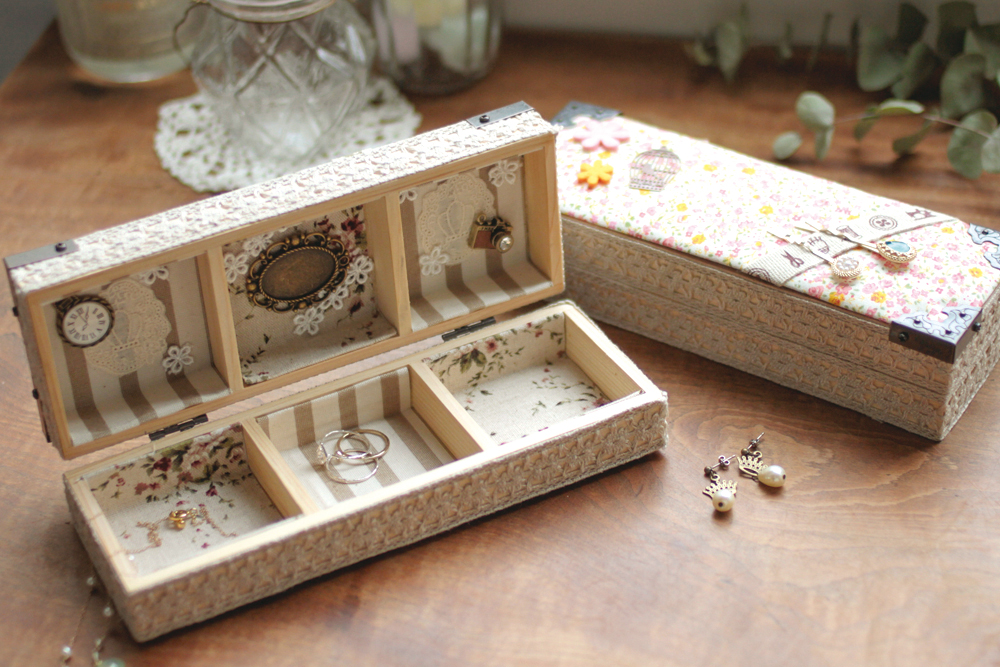 Cartonnage accessories box